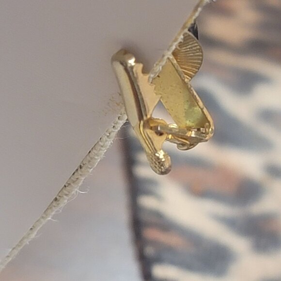 Vintage Gold Tone Sweater Guard Clip Black Stone Chain Retro Mid-Century Jewelry - Picture 7 of 10